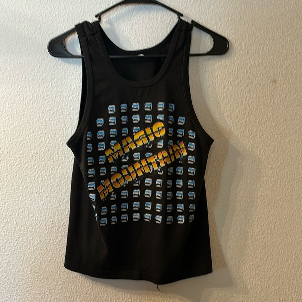 Magic Mountain graphic tank fits like a kids XL
